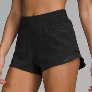 Lululemon Hotty Hot Shorts 2.5 inch size 8